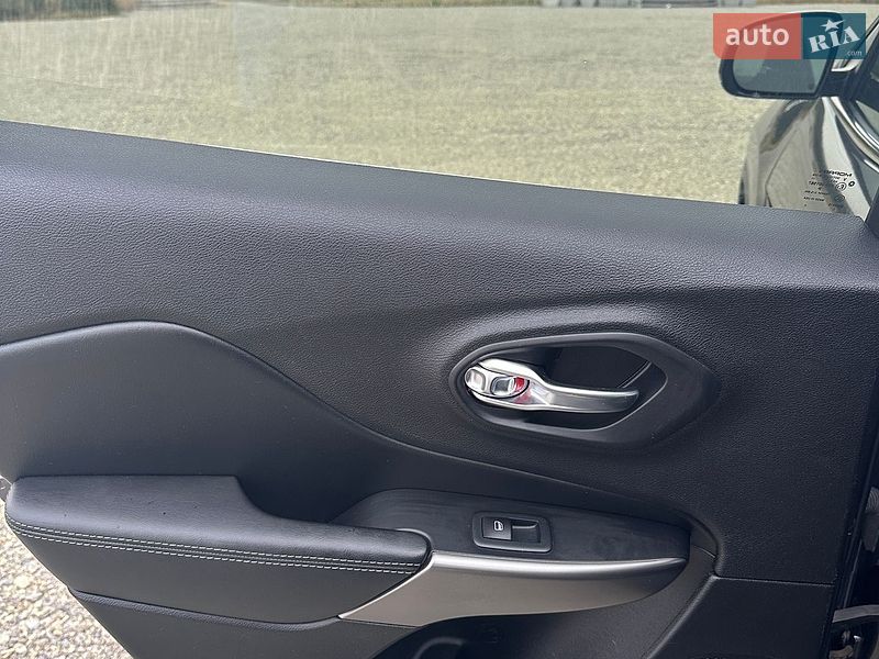 Внедорожник / Кроссовер Jeep Cherokee 2019 в Тернополе