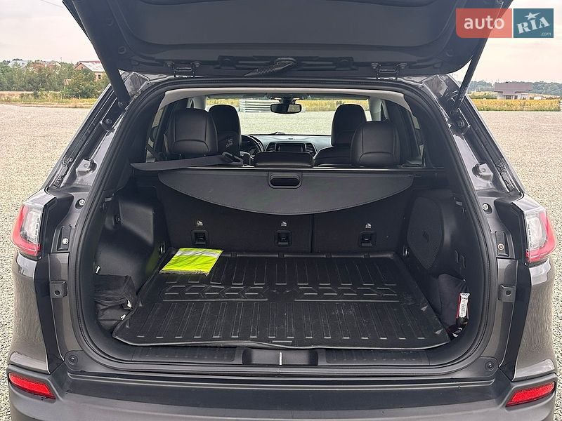 Внедорожник / Кроссовер Jeep Cherokee 2019 в Тернополе