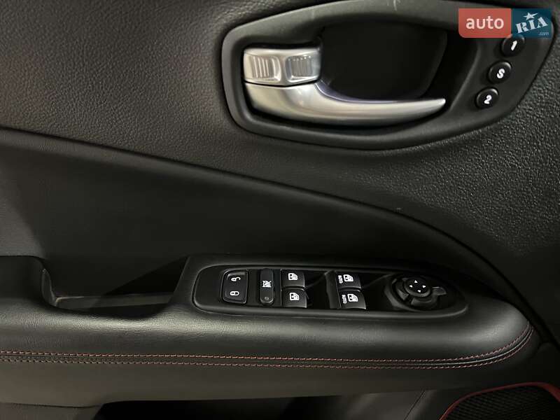 Внедорожник / Кроссовер Jeep Compass 2020 в Киеве