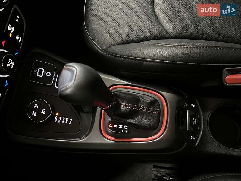 Внедорожник / Кроссовер Jeep Compass 2020 в Киеве