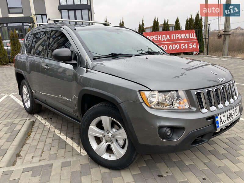 Позашляховик / Кросовер Jeep Compass