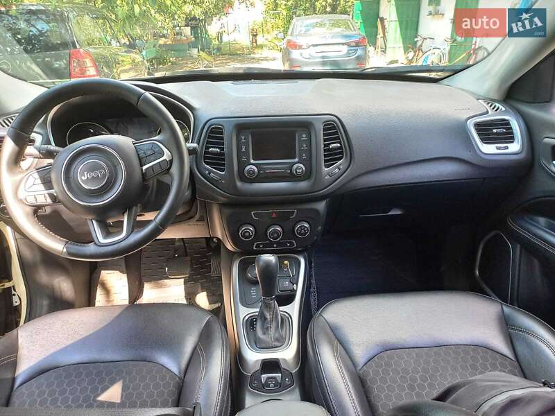 Внедорожник / Кроссовер Jeep Compass 2017 в Киеве