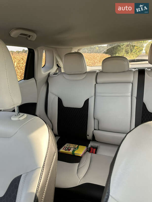 Внедорожник / Кроссовер Jeep Compass 2018 в Киеве фото 4 Внедорожник / Кроссовер Jeep Compass 2018 в Киеве