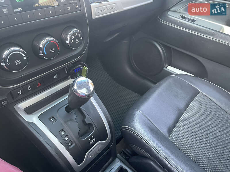 Внедорожник / Кроссовер Jeep Compass 2013 в Баре