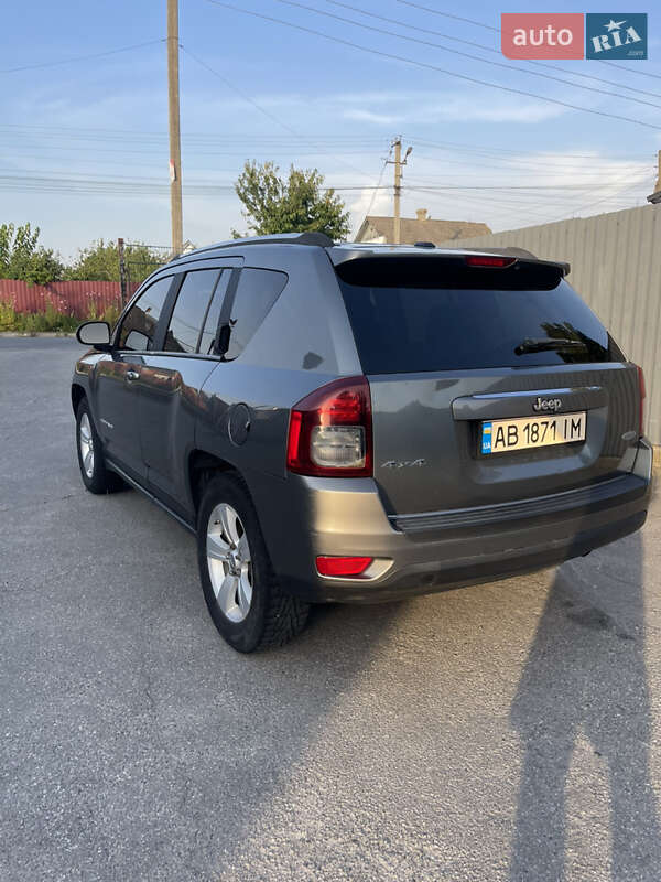 Внедорожник / Кроссовер Jeep Compass 2013 в Баре