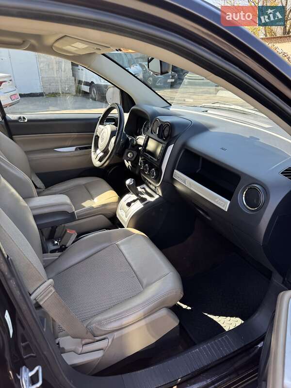 Внедорожник / Кроссовер Jeep Compass 2014 в Киеве