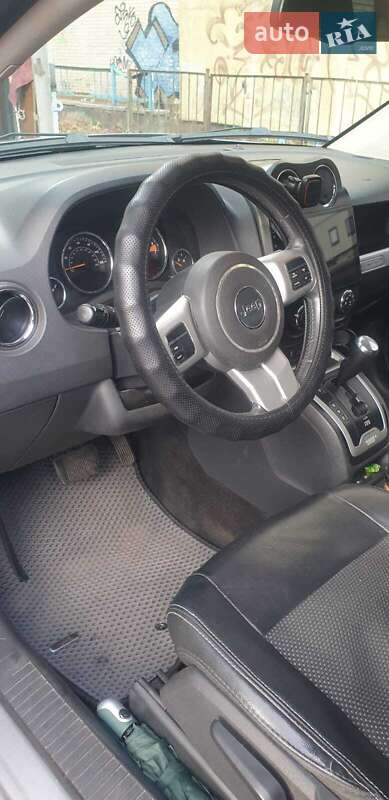 Внедорожник / Кроссовер Jeep Compass 2016 в Киеве