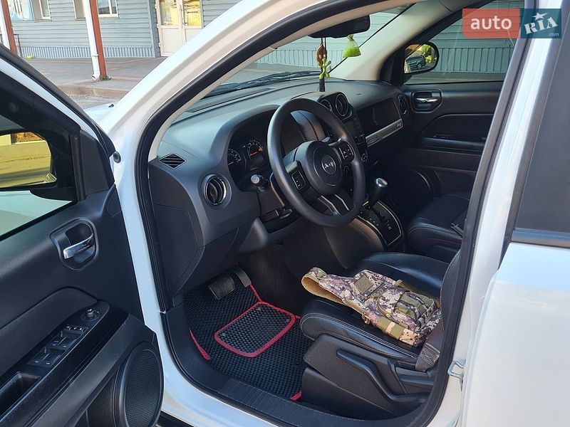 Внедорожник / Кроссовер Jeep Compass 2015 в Конотопе
