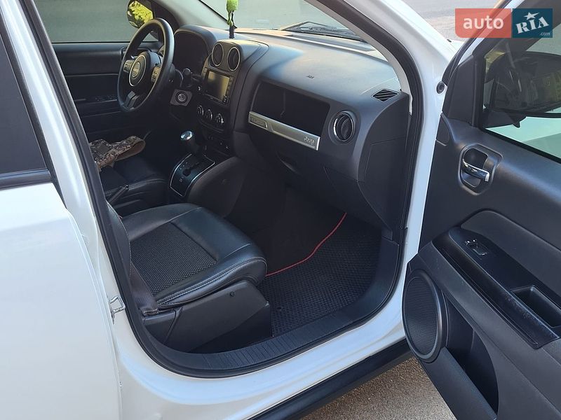 Внедорожник / Кроссовер Jeep Compass 2015 в Конотопе