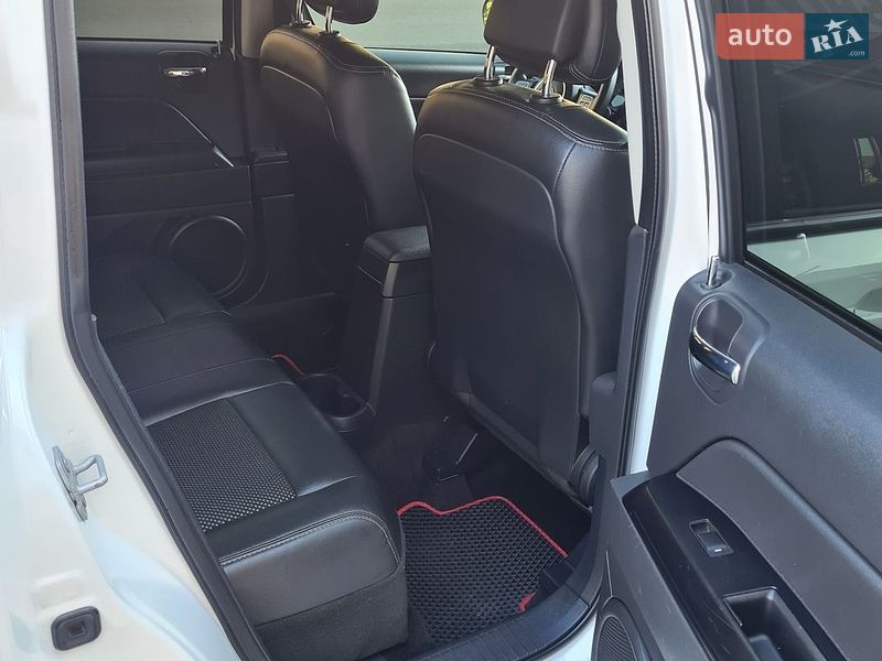 Внедорожник / Кроссовер Jeep Compass 2015 в Конотопе