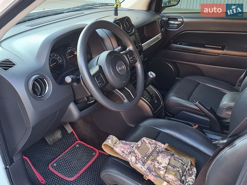 Внедорожник / Кроссовер Jeep Compass 2015 в Конотопе