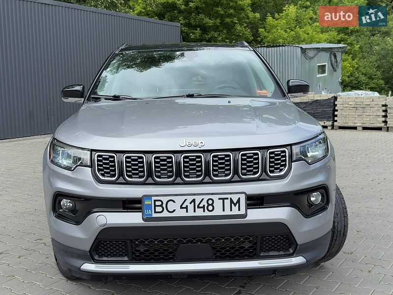 Позашляховик / Кросовер Jeep Compass 2021 в Стебнику