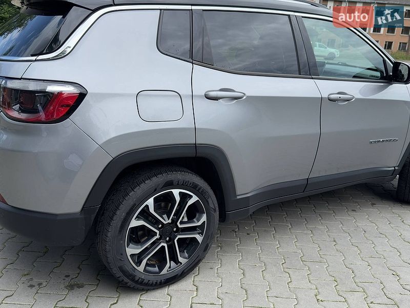 Позашляховик / Кросовер Jeep Compass 2021 в Стебнику