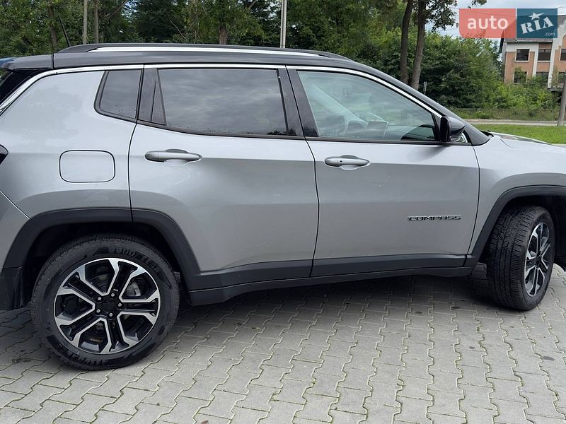 Позашляховик / Кросовер Jeep Compass 2021 в Стебнику
