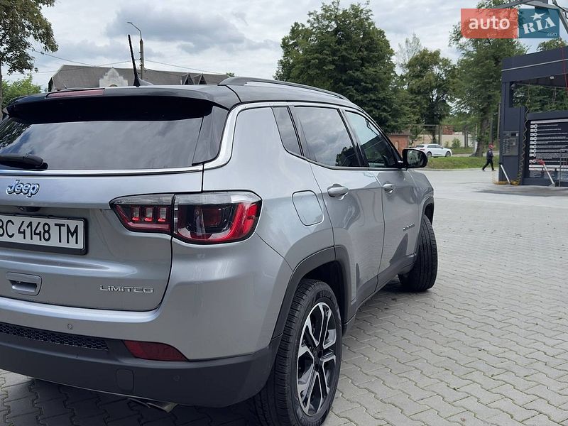 Позашляховик / Кросовер Jeep Compass 2021 в Стебнику