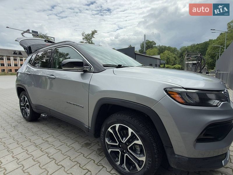 Позашляховик / Кросовер Jeep Compass 2021 в Стебнику
