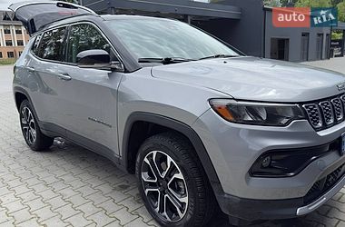 Позашляховик / Кросовер Jeep Compass 2021 в Стебнику