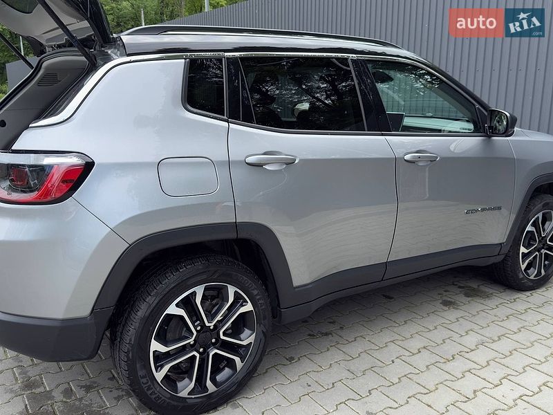Позашляховик / Кросовер Jeep Compass 2021 в Стебнику