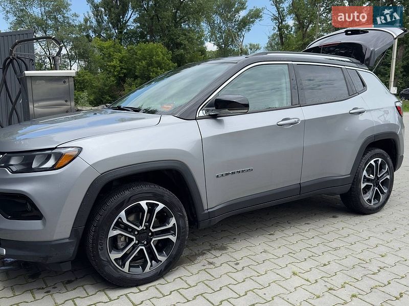 Позашляховик / Кросовер Jeep Compass 2021 в Стебнику