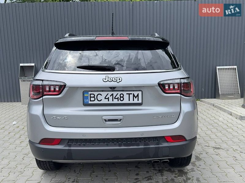 Позашляховик / Кросовер Jeep Compass 2021 в Стебнику