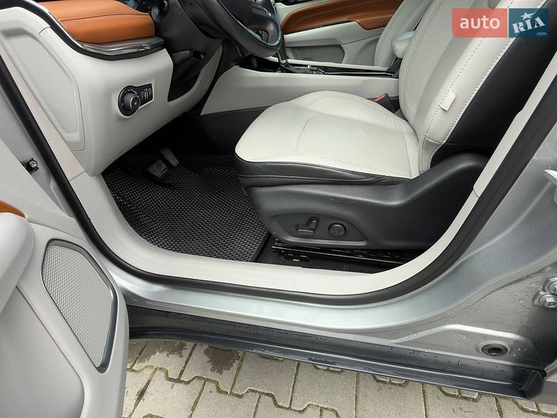 Позашляховик / Кросовер Jeep Compass 2021 в Стебнику