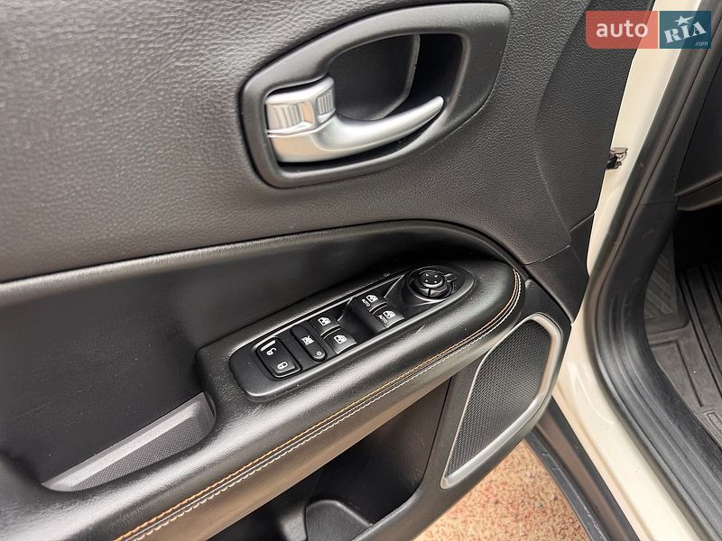 Позашляховик / Кросовер Jeep Compass 2017 в Києві