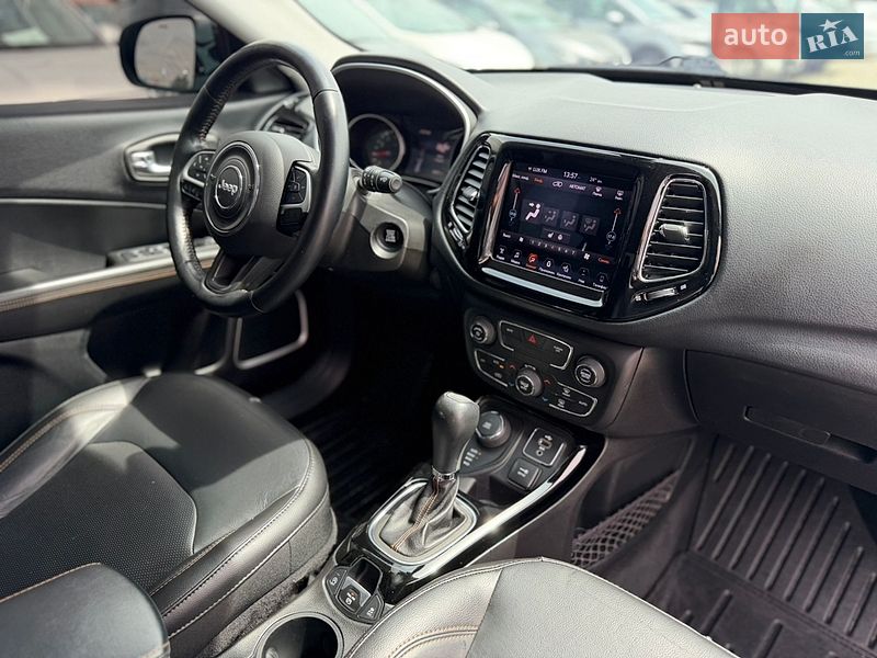 Внедорожник / Кроссовер Jeep Compass 2017 в Ивано-Франковске