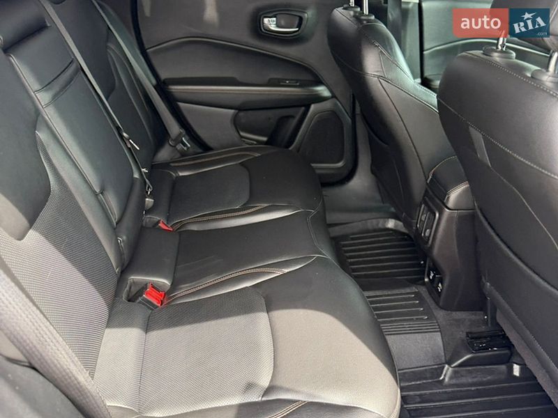 Внедорожник / Кроссовер Jeep Compass 2017 в Ивано-Франковске