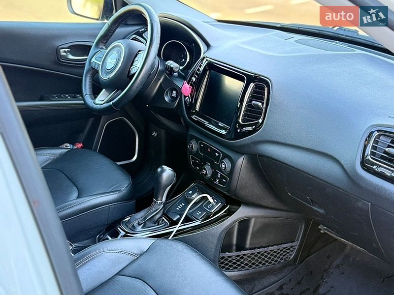 Внедорожник / Кроссовер Jeep Compass 2018 в Ромнах