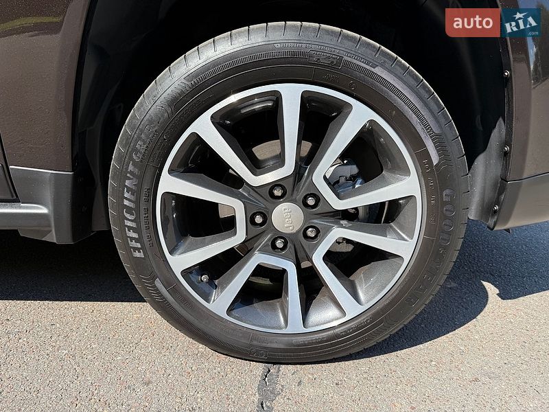 Внедорожник / Кроссовер Jeep Compass 2013 в Киеве