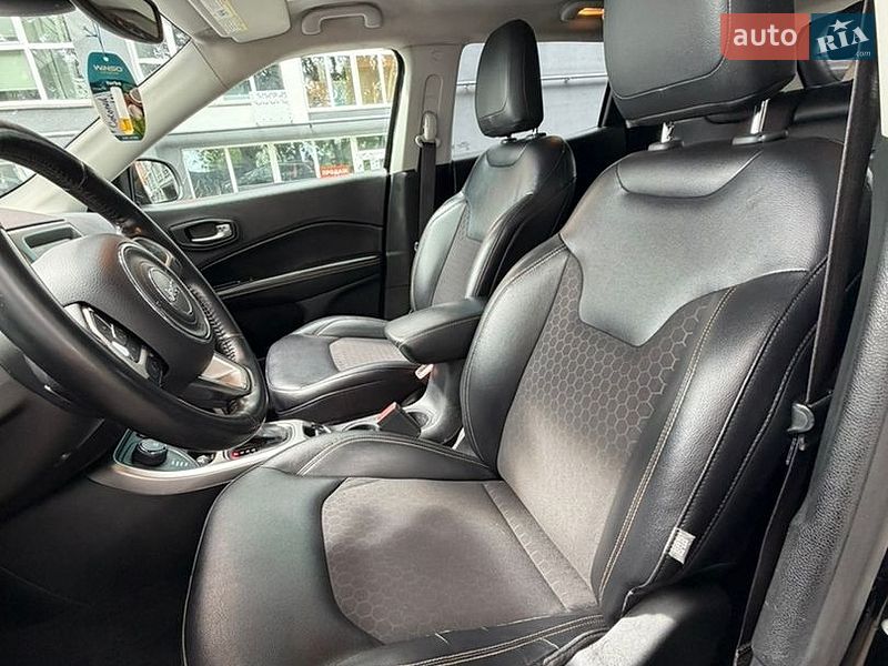 Внедорожник / Кроссовер Jeep Compass 2017 в Чернигове