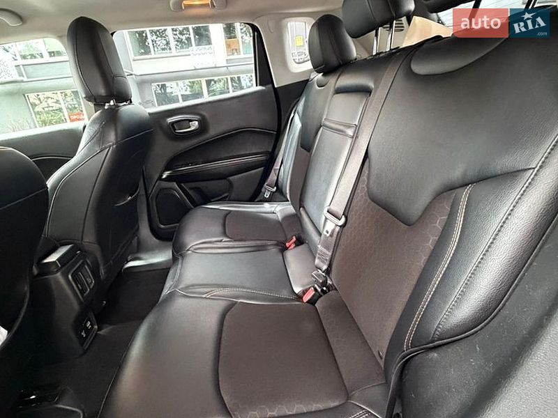 Внедорожник / Кроссовер Jeep Compass 2017 в Чернигове