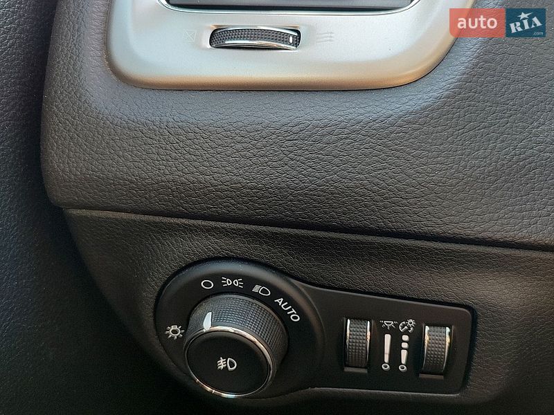 Внедорожник / Кроссовер Jeep Compass 2017 в Кременчуге