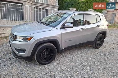 jeep compass 2018 в Чернівці від професійного продавця Viktor