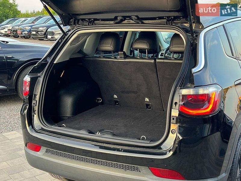 Внедорожник / Кроссовер Jeep Compass 2019 в Ровно