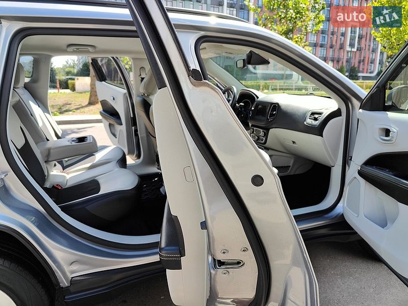 Внедорожник / Кроссовер Jeep Compass 2018 в Киеве