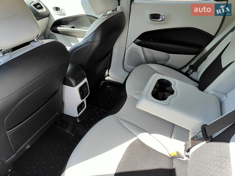 Внедорожник / Кроссовер Jeep Compass 2018 в Киеве