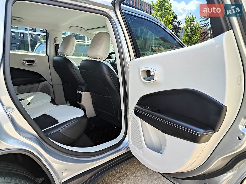 Внедорожник / Кроссовер Jeep Compass 2018 в Киеве