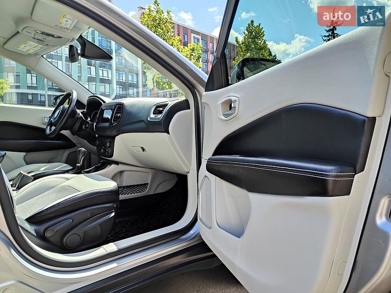 Внедорожник / Кроссовер Jeep Compass 2018 в Киеве