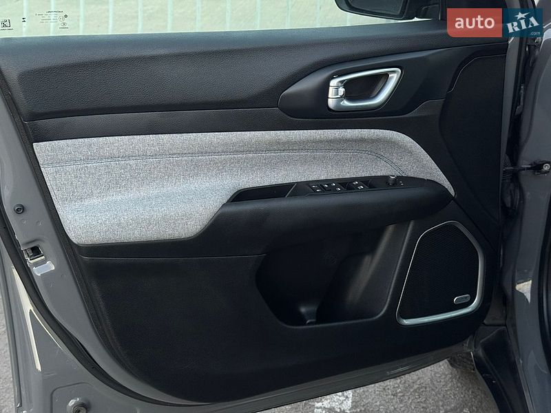 Внедорожник / Кроссовер Jeep Compass 2023 в Киеве