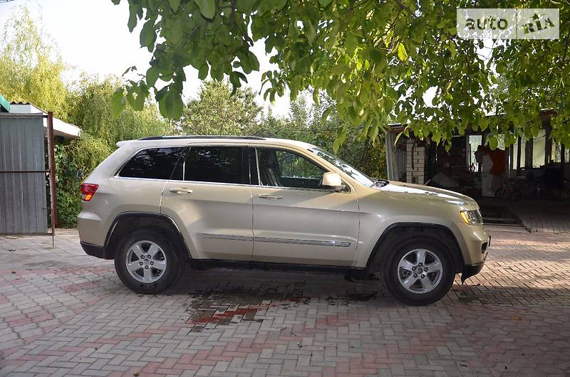 Jeep Grand Cherokee 2011 года