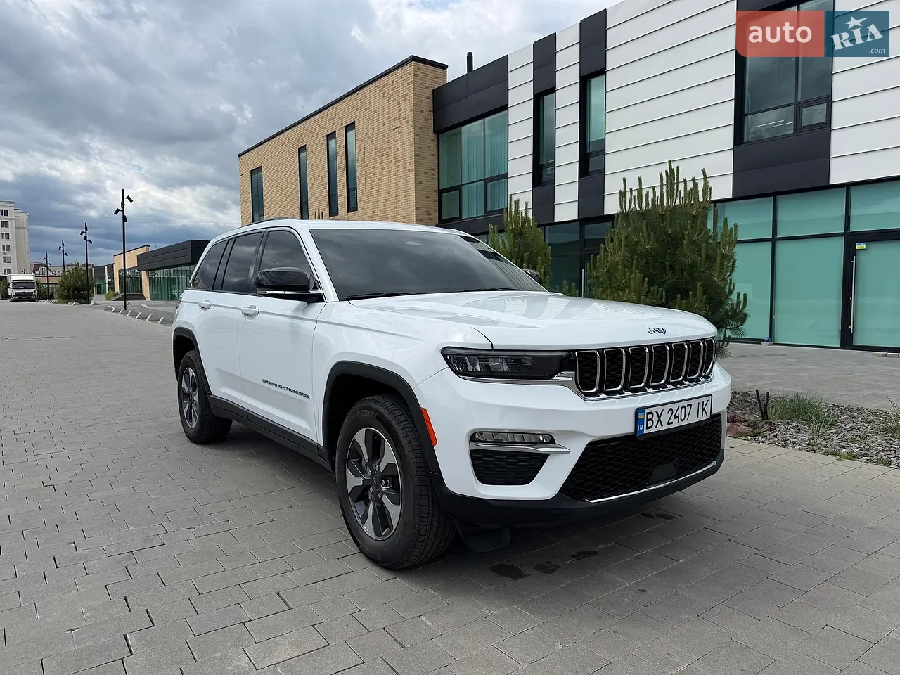 2022 Jeep Grand Cherokee - фото 1