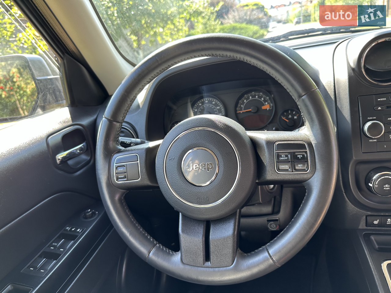 2015 Jeep Liberty (Patriot) - мініатюра 3