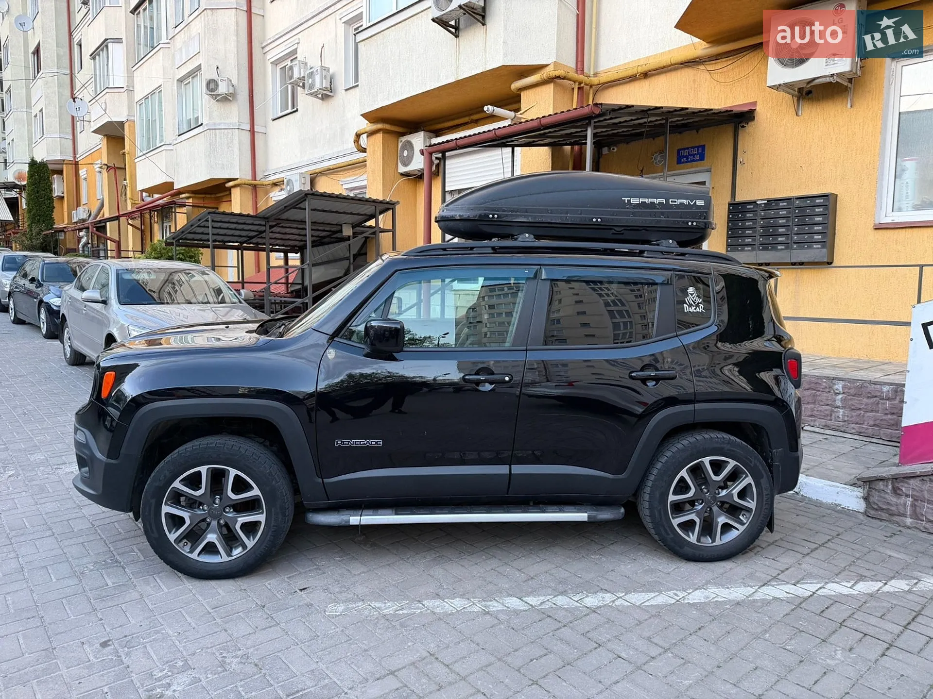 Jeep Renegade 2015 VIN ZACCJBBT9GPC52816 фото оголошення 9 з 17