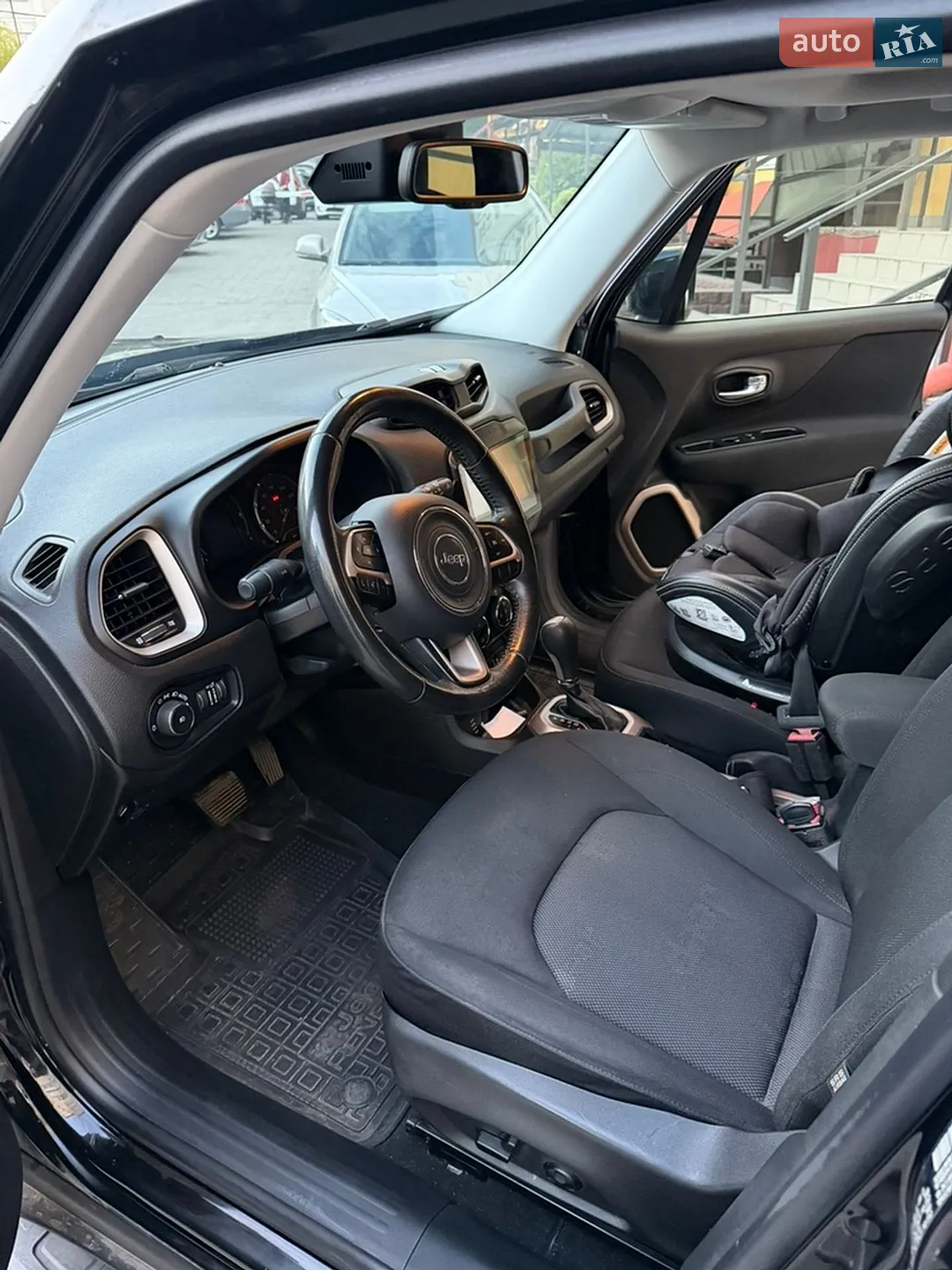 Jeep Renegade 2015 VIN ZACCJBBT9GPC52816 фото оголошення 16 з 17
