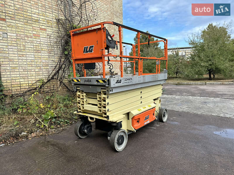 JLG 3246ES