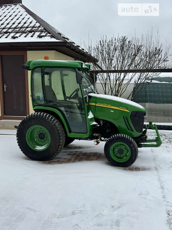 Другая спецтехника John Deere 3520