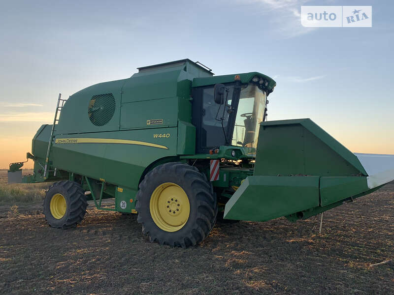 Другая спецтехника John Deere W 440