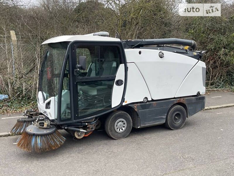 Johnston Sweepers Compact