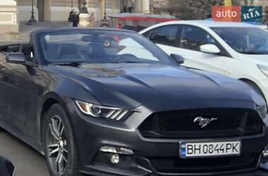 Характеристики Ford Mustang Кабріолет